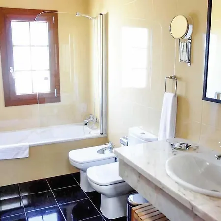 빌라 Sleeps 6 Pool Air Con Wifi *